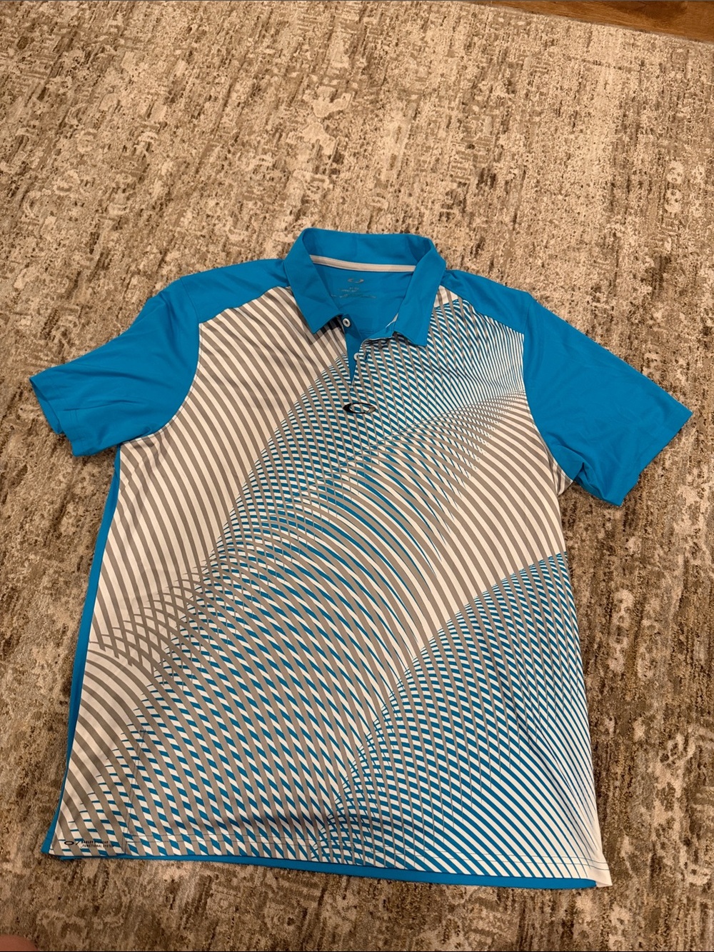 Oakley golf Blue & White Men’s Graphic Performance Polo